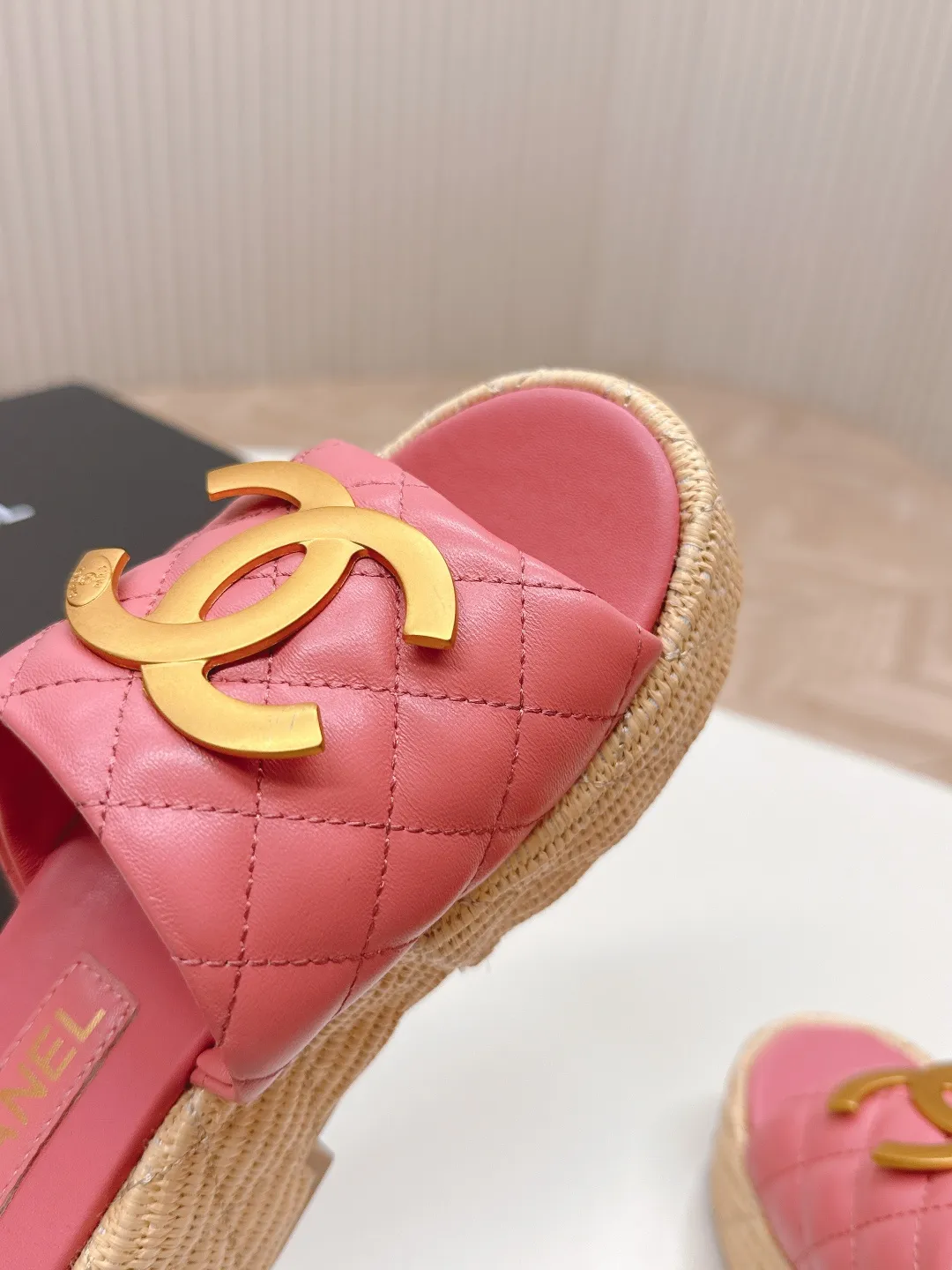 👟👟Ex-factory price 560👟👟 CHANEL Chanel 2025 new sandals and slippers series classic series every style is great rhombus platform sandals and slippers elegant and noble comfortable and versatile upper: sheepskin foot pad: sheepskin sole: rubber outsole size: 35-40